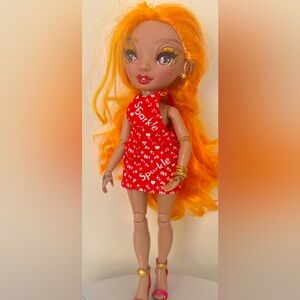 Brat Star Red Sparkle Doll ! Twistabke hands and legs